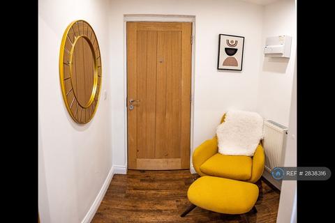 undefined, Wakefield Road, Huddersfield, HD5