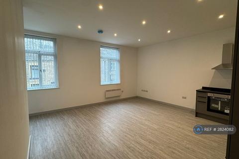 1 bedroom flat to rent, Austerlands, Oldham, OL4