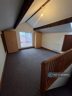 2 bedroom maisonette to rent, Carrington Road, Chorley, PR7