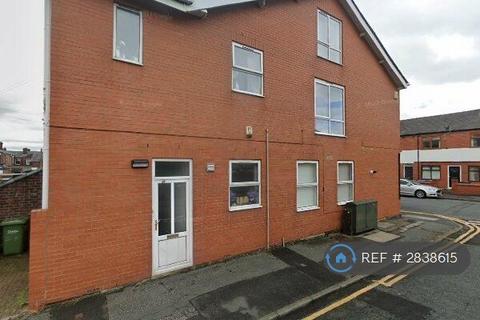2 bedroom maisonette to rent, Carrington Road, Chorley, PR7