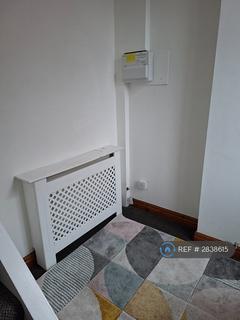 2 bedroom maisonette to rent, Carrington Road, Chorley, PR7