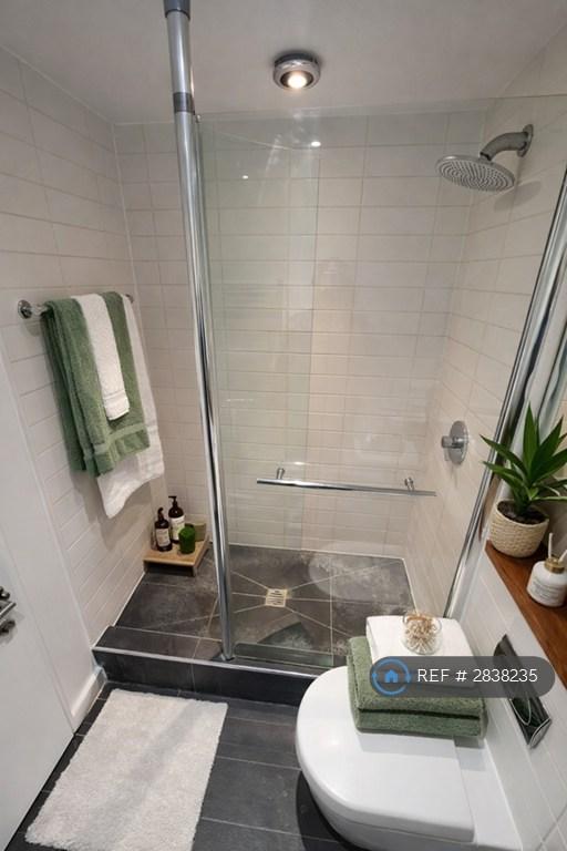 En-Suite Bathroom