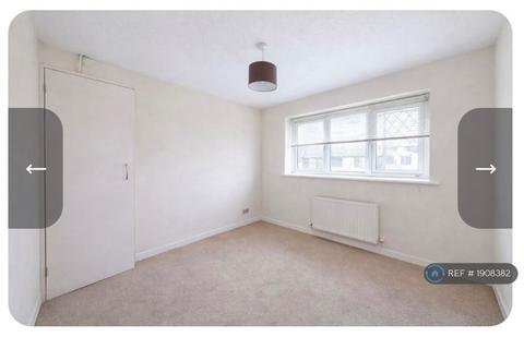 3 bedroom terraced house to rent, Dell Farm Road, Ruislip, HA4