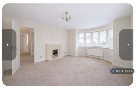 3 bedroom terraced house to rent, Dell Farm Road, Ruislip, HA4