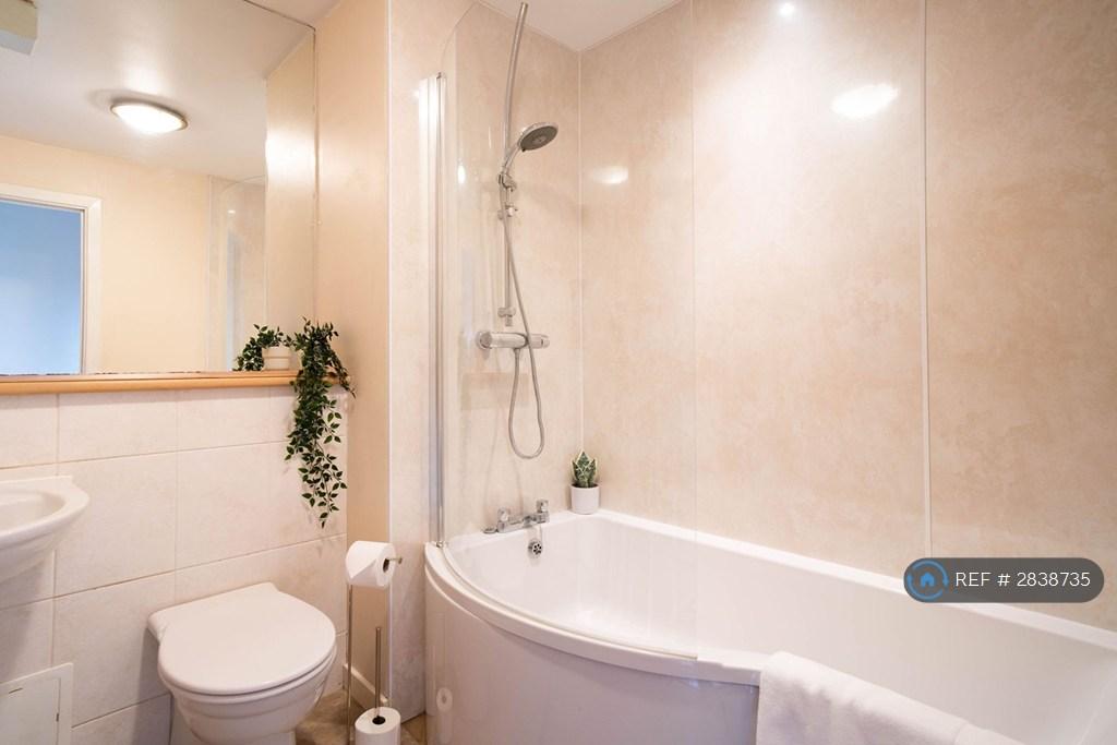 Main Bathroom