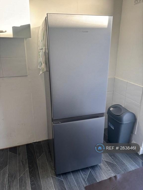 Kitchen - Fridge