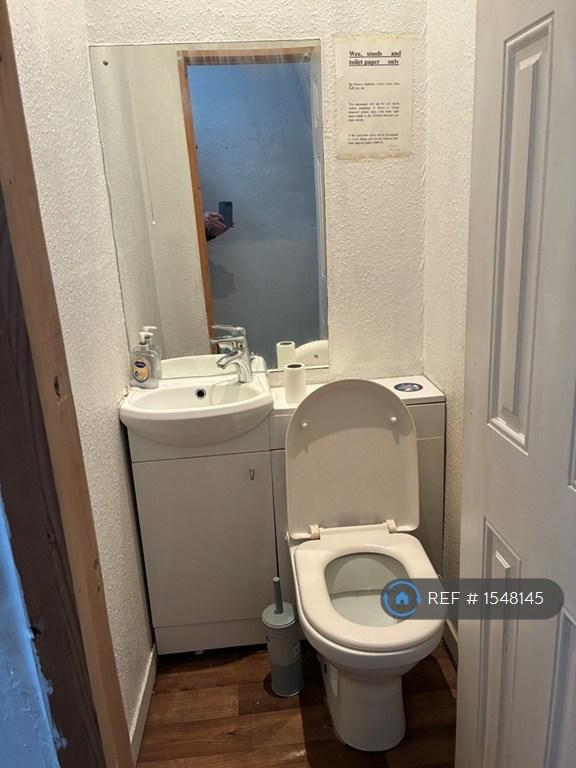 2nd Lavatory And Washbasin