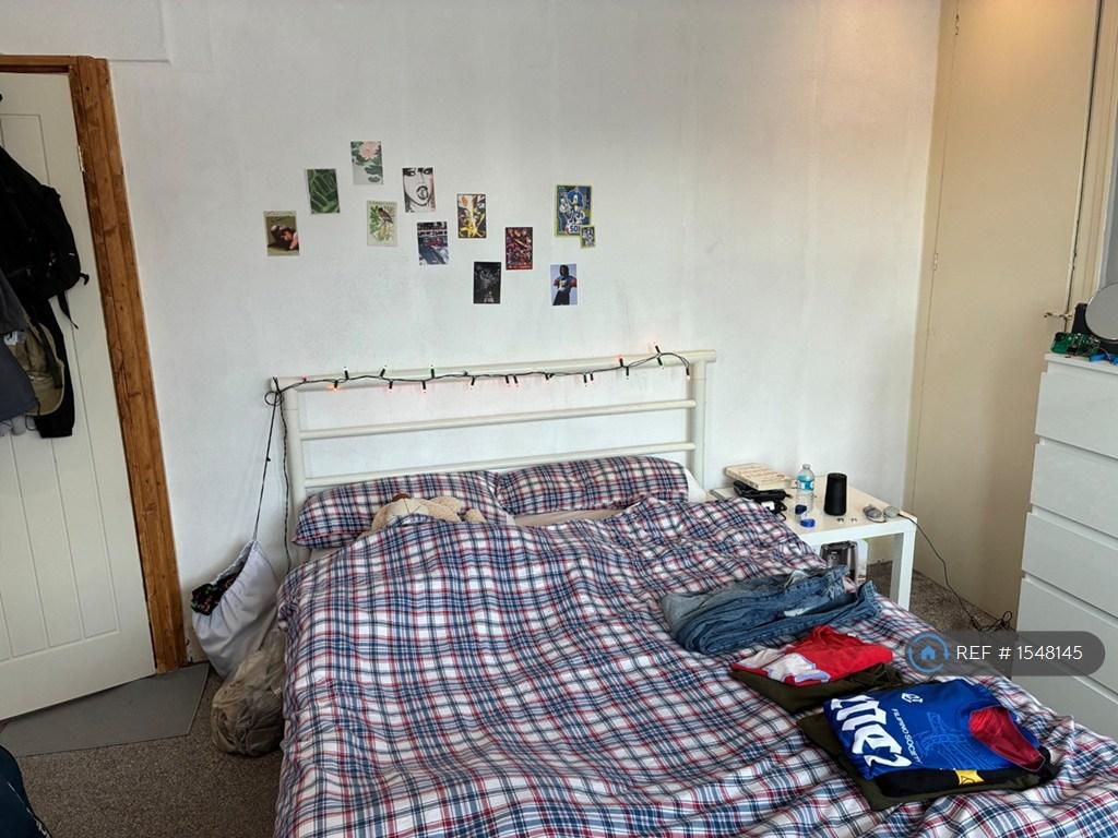 Upstairs Front Bedroom