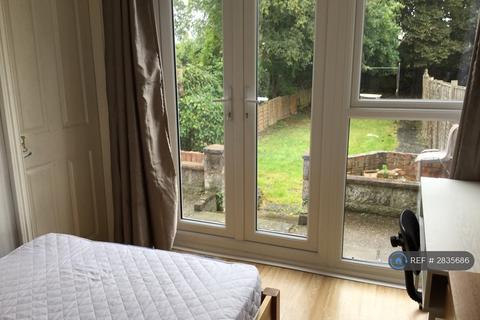 undefined, Kingston Road, Kingston, KT3