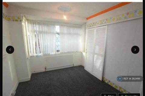 3 bedroom semi-detached house to rent, Milton Road, Manchester, M32