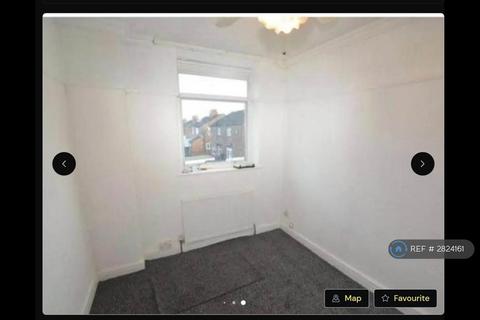 3 bedroom semi-detached house to rent, Milton Road, Manchester, M32