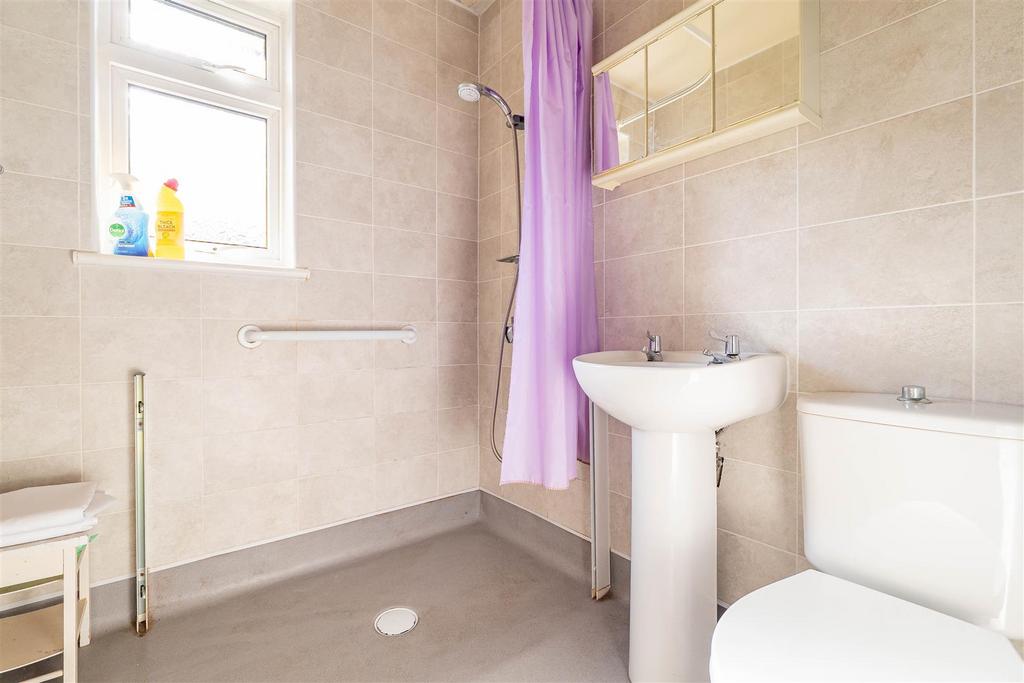 Family Shower Room