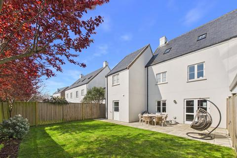 4 bedroom semi-detached house for sale, Located in the heart of Gorey Village