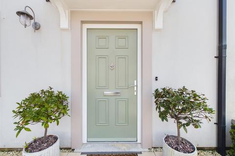 4 bedroom semi-detached house for sale, Located in the heart of Gorey Village