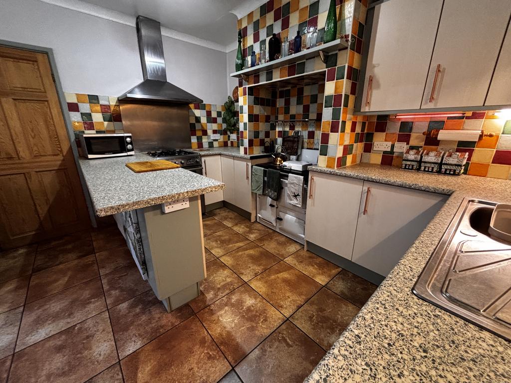Kitchen/ Dining