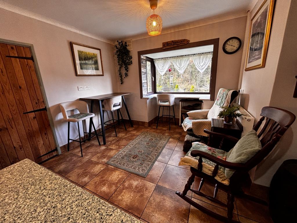 Kitchen/ Dining