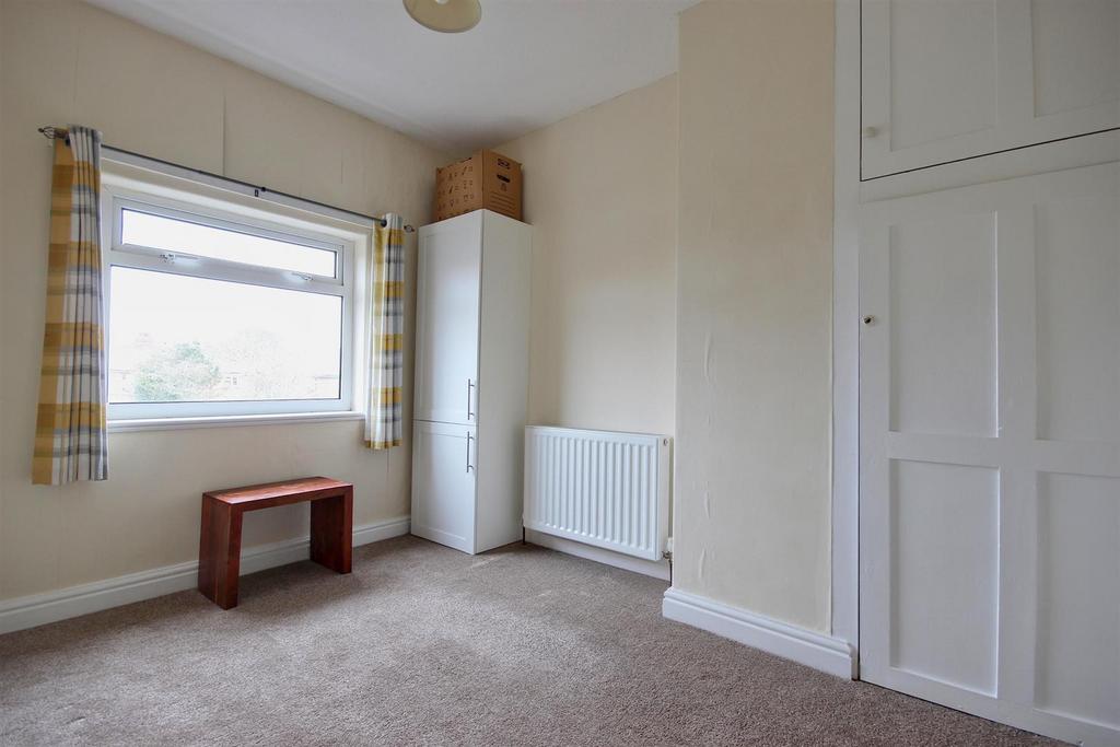 Bedroom 2 (rear)