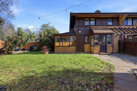 2 bedroom semi-detached house for sale, London E14