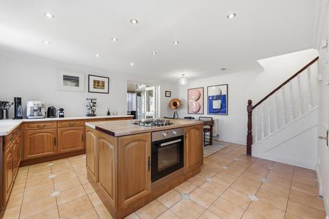 2 bedroom semi-detached house for sale, London E14