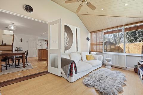 2 bedroom semi-detached house for sale, London E14