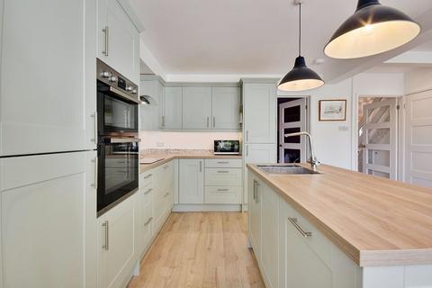 4 bedroom semi-detached house for sale, New Road, East Sussex TN31