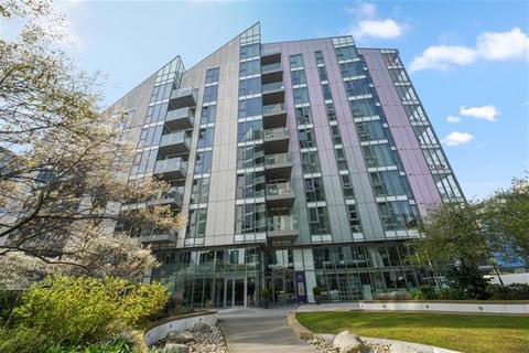2 bedroom flat to rent, London SW18