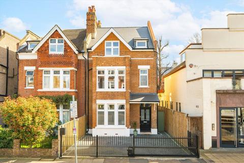 Kings Road, London SW19
