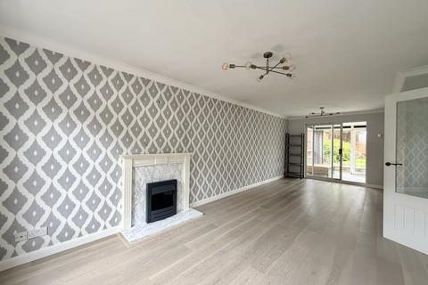 undefined, Kestrel Close, HORSHAM