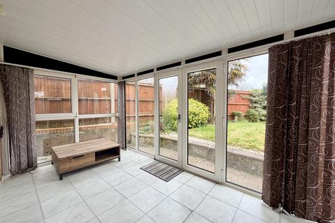 undefined, Kestrel Close, HORSHAM