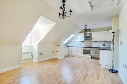 2 bedroom flat to rent, Forge Way, Southend-on-sea, SS1
