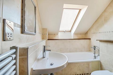 2 bedroom flat to rent, Forge Way, Southend-on-sea, SS1