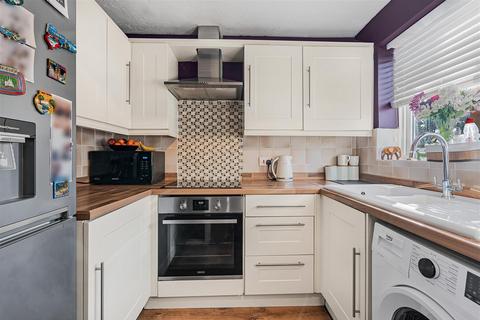 2 bedroom terraced house for sale, Wellington Drive, Welwyn Garden City