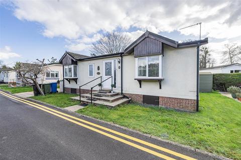 2 bedroom park home for sale, Willows Riverside Park, Windsor