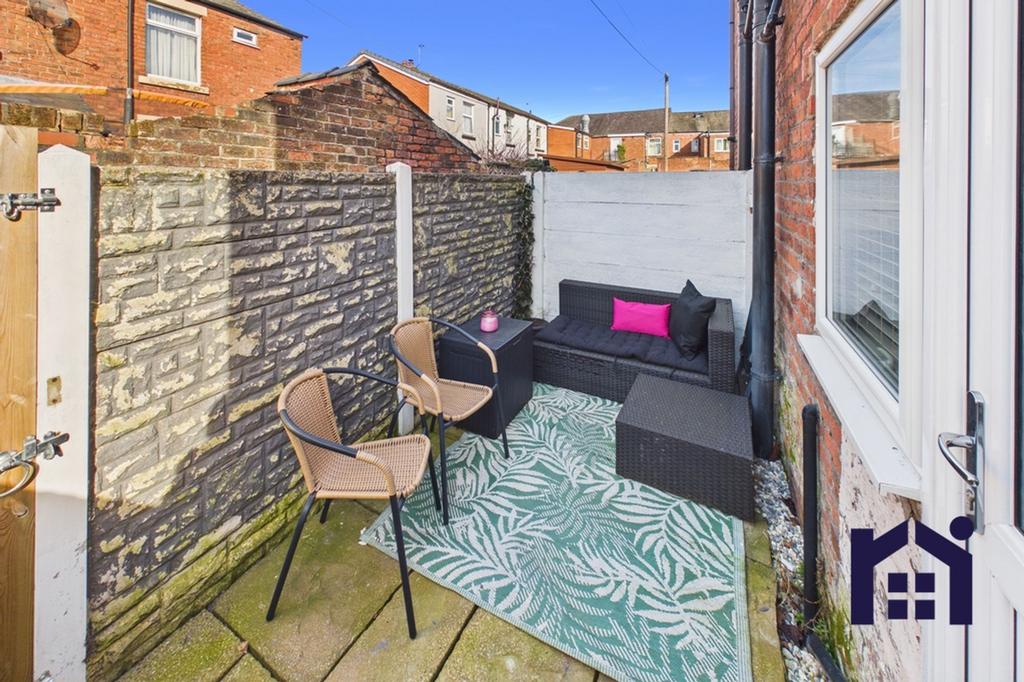 Courtyard garden