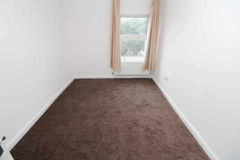 2 bedroom flat to rent, Kitto Road, New Cross SE14