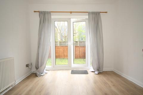 1 bedroom flat to rent, Woking GU22