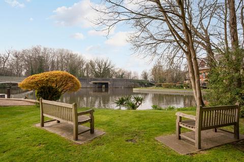 undefined, Portmore Quays, Weybridge, KT13