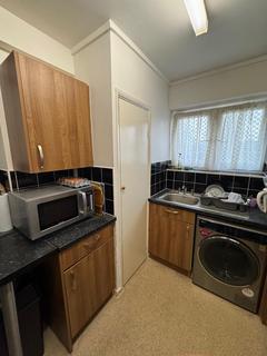2 bedroom flat to rent, Barking, IG11