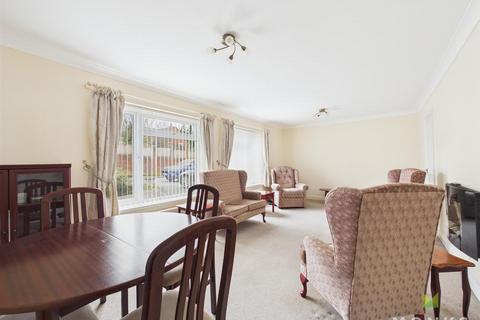 3 bedroom detached bungalow for sale, Cabin Lane, Oswestry