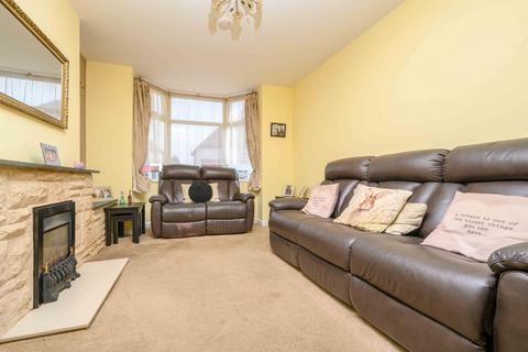 3 bedroom semi-detached house for sale, Bath Road, Kettering