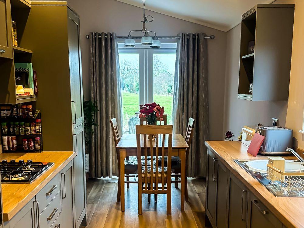 Prestige Majestic Dining Kitchen Areas At Willowgr