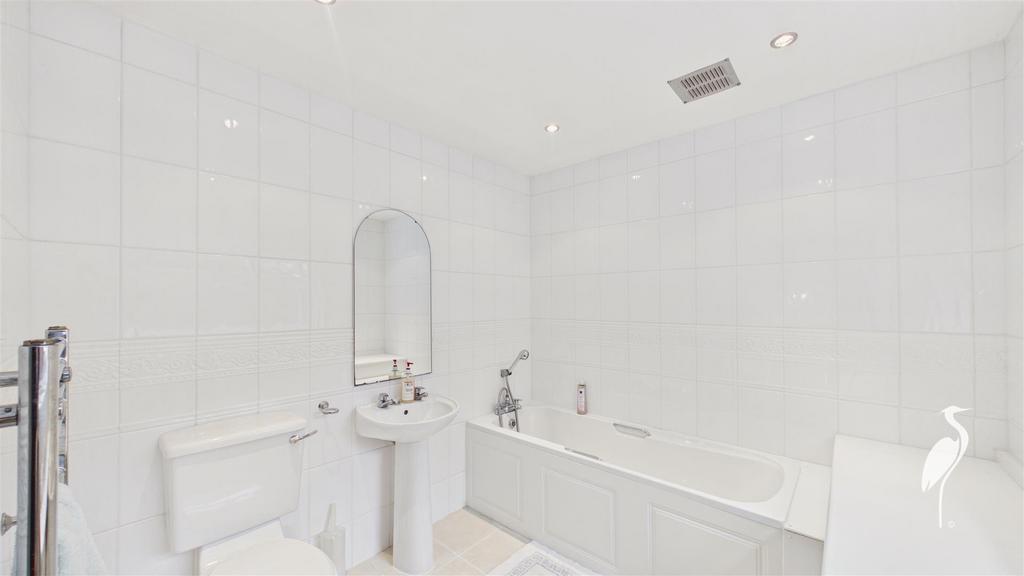 En-Suite Bathroom