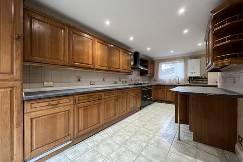 4 bedroom end of terrace house for sale, Crabtree, PETERBOROUGH PE4