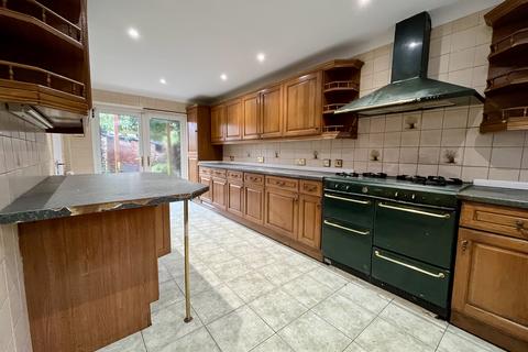 4 bedroom end of terrace house for sale, Crabtree, PETERBOROUGH PE4
