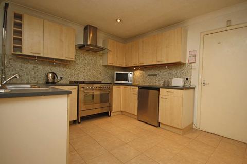 undefined, Dumbleton Close, Kingston Upon Thames KT1