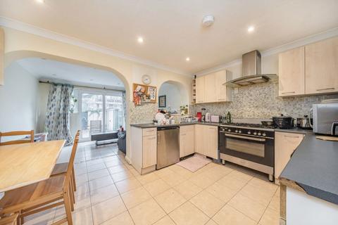 undefined, Dumbleton Close, Kingston Upon Thames KT1