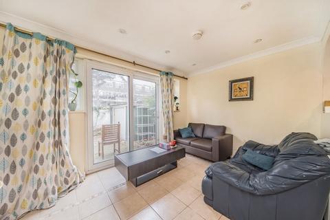 undefined, Dumbleton Close, Kingston Upon Thames KT1
