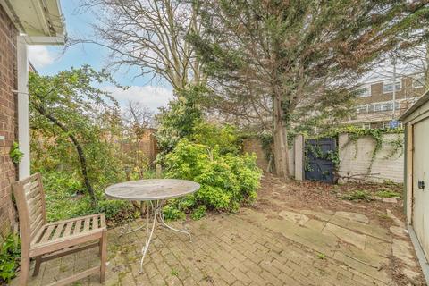undefined, Dumbleton Close, Kingston Upon Thames KT1