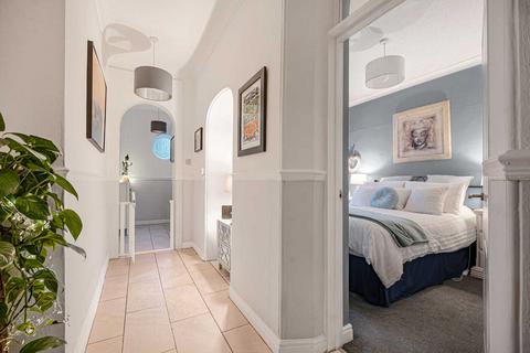 1 bedroom flat for sale, Higher Lincombe Road, Torquay TQ1