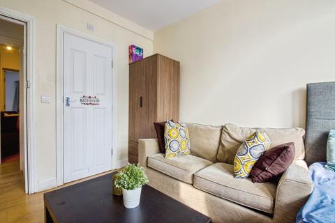 4 bedroom terraced house for sale, Randolph Approach, London E16